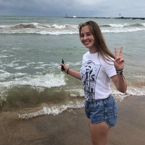 Meet your Posher, Nicole